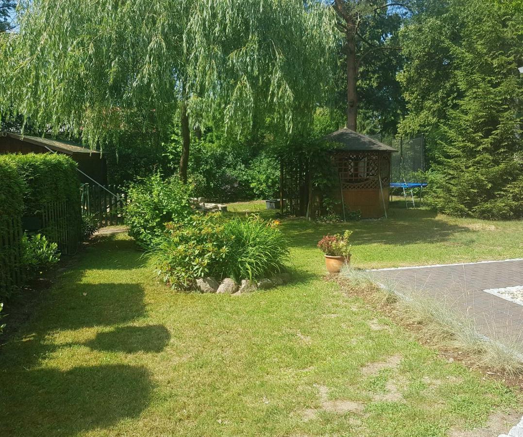 Blockhaus Canow Mit Fahrraedern Extérieur photo