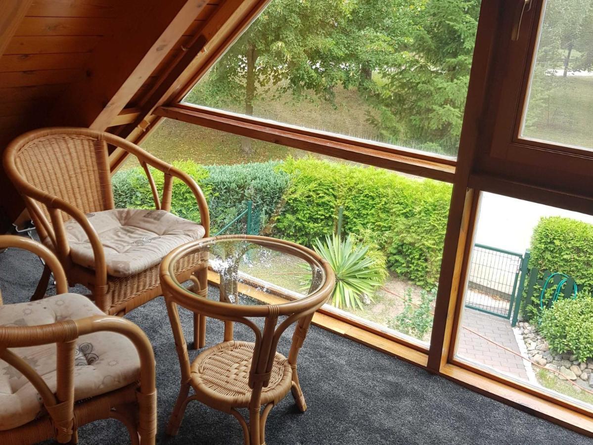 Blockhaus Canow Mit Fahrraedern Extérieur photo