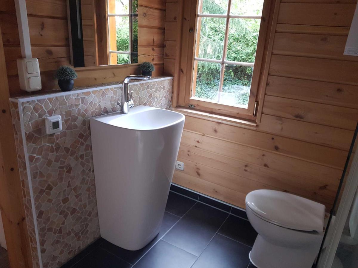 Blockhaus Canow Mit Fahrraedern Extérieur photo
